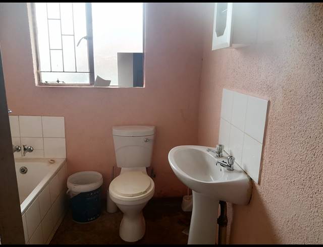 3 BEDROOM HOUSE FOR SALE IN TLHABANE WEST